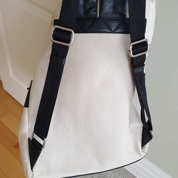 Backpack - Picture 9 of 17